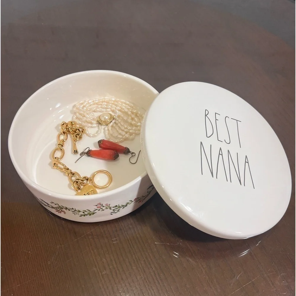 RAE DUNN COLLECTIBLE CERAMICS Trinket Tray “Best Nana” embossed! Great gift NWOT